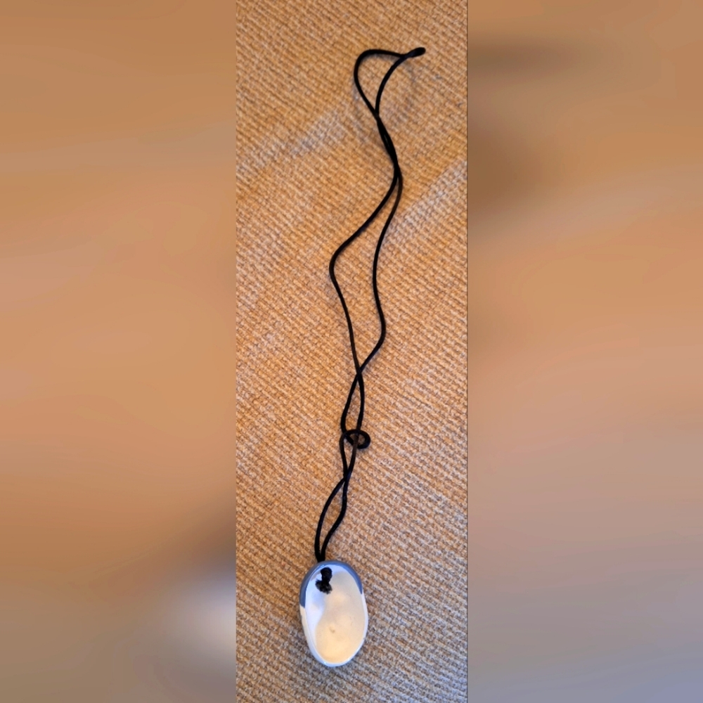 VINTAGE PAINETED FACE NECKLACE. NEW - Picture 5 of 6